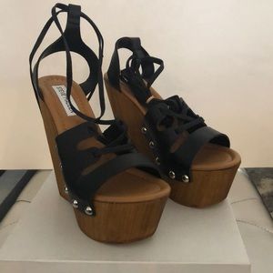 Steve Madden Balbina Leather wedges size 7